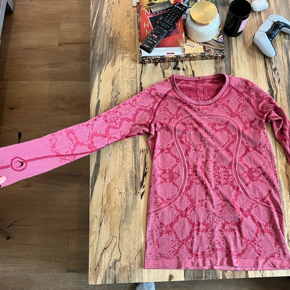 Lululemon Swiftly Tech Long-Sleeve Shirt